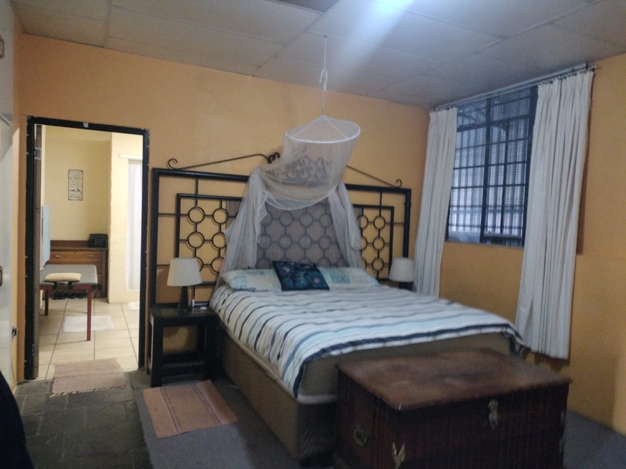 6 Bedroom Property for Sale in Ladybrand Free State